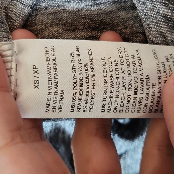 White House Silvertone Shiny V-Neck Top - Picture 5 of 5